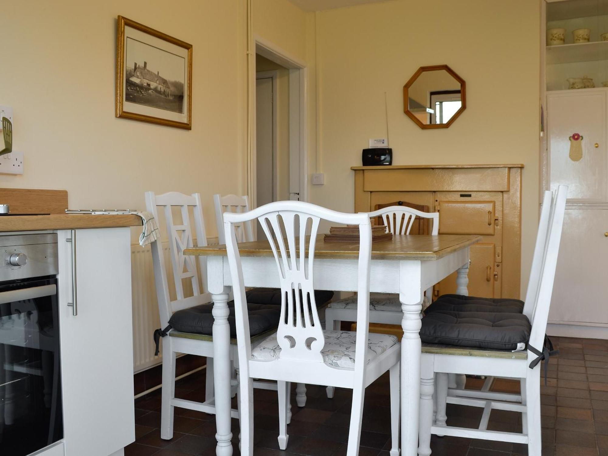 Merryview Bungalow Orcop Екстериор снимка