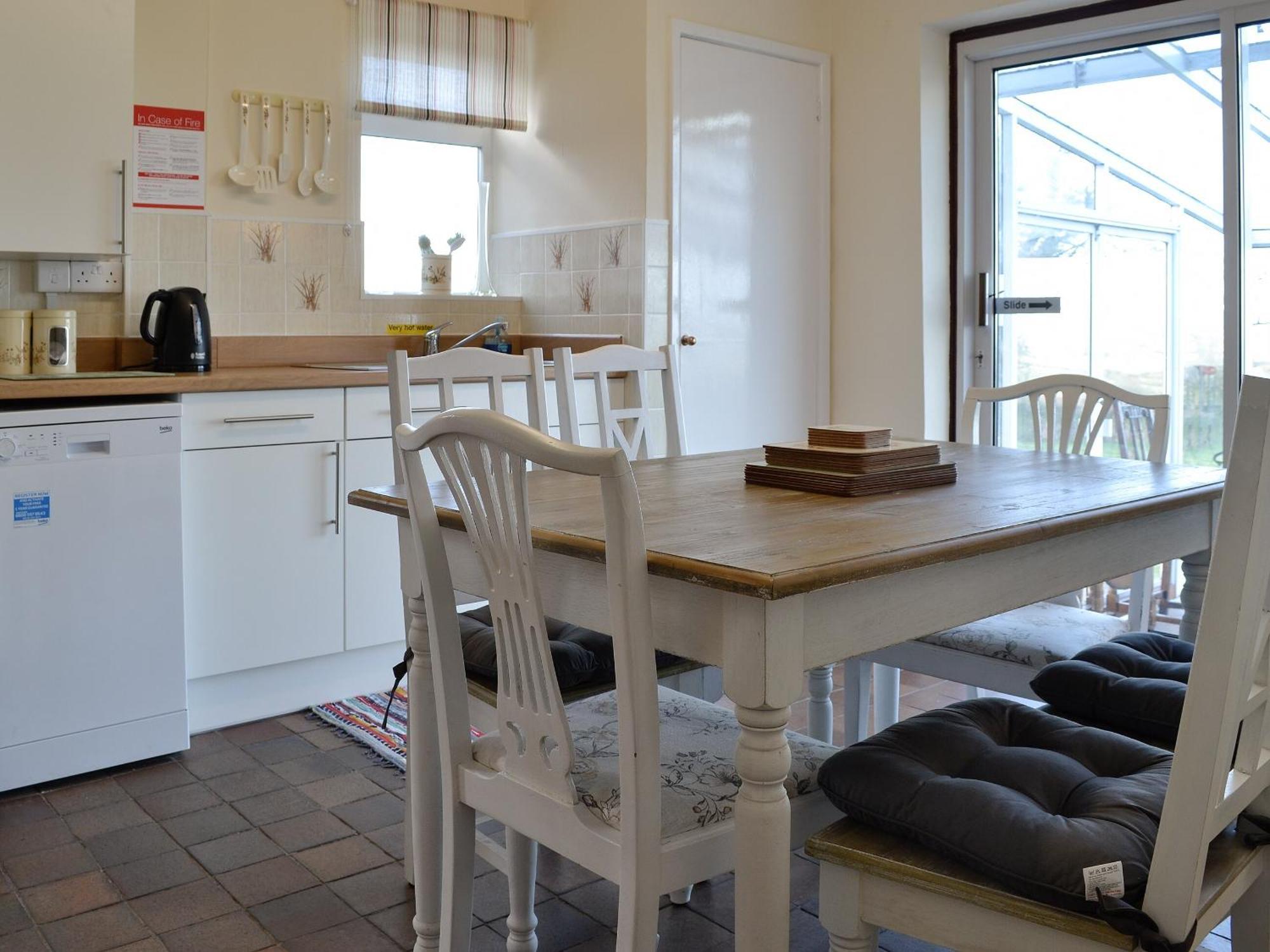 Merryview Bungalow Orcop Екстериор снимка